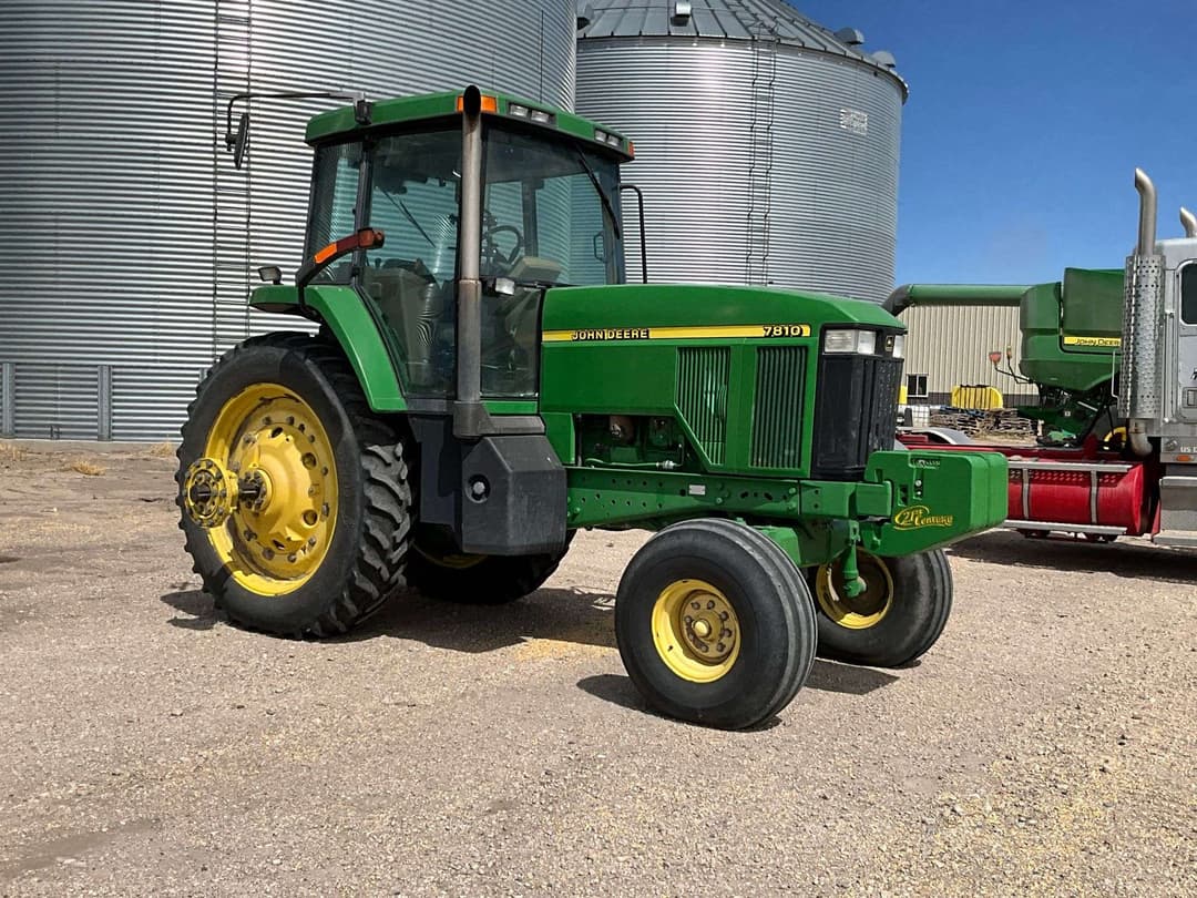 Image of John Deere 7810 Image 1