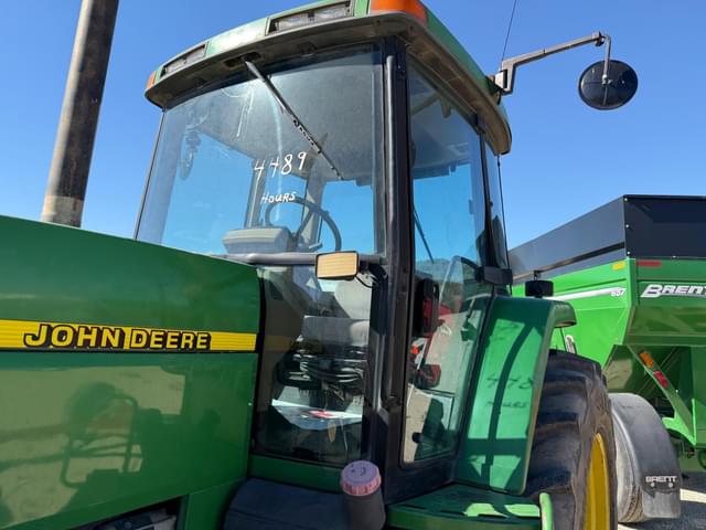 Image of John Deere 7810 equipment image 4