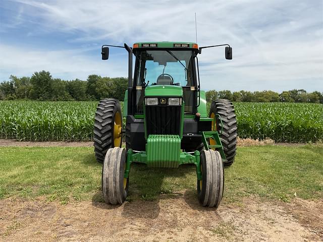 Image of John Deere 7810 equipment image 2