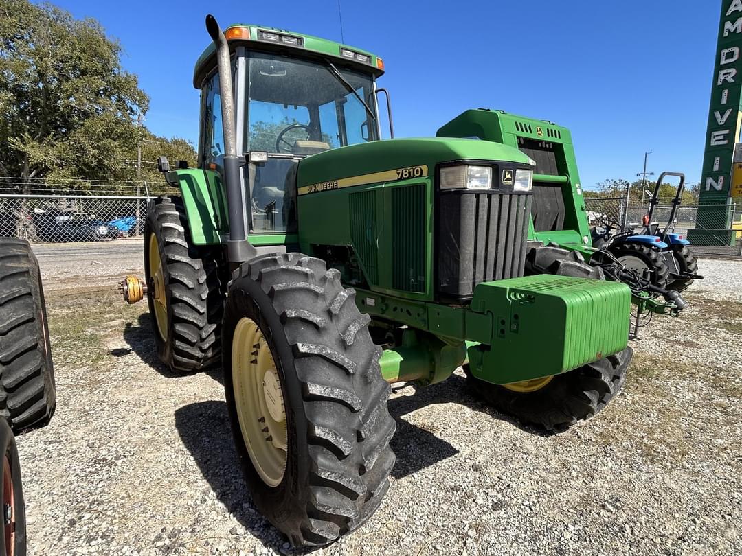 Image of John Deere 7810 Primary image