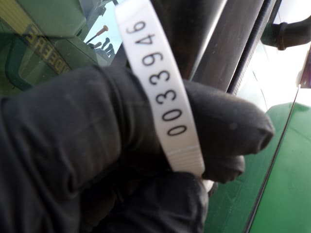 Image of John Deere 7810 equipment image 1