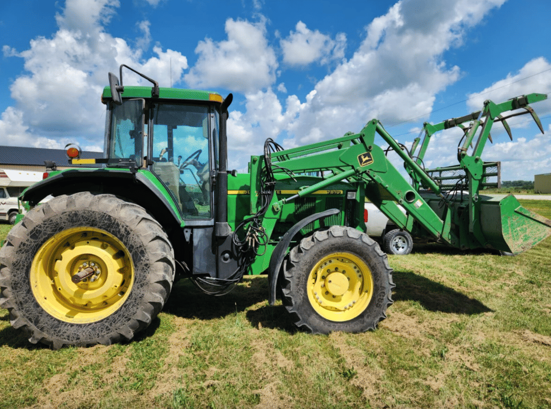 Image of John Deere 7810 Primary image