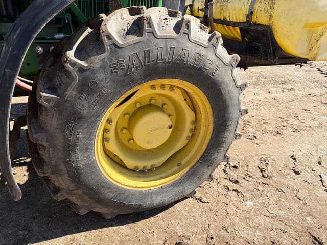 Image of John Deere 7810 equipment image 4