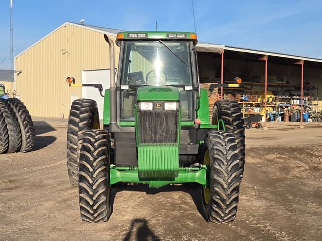 Image of John Deere 7810 equipment image 2