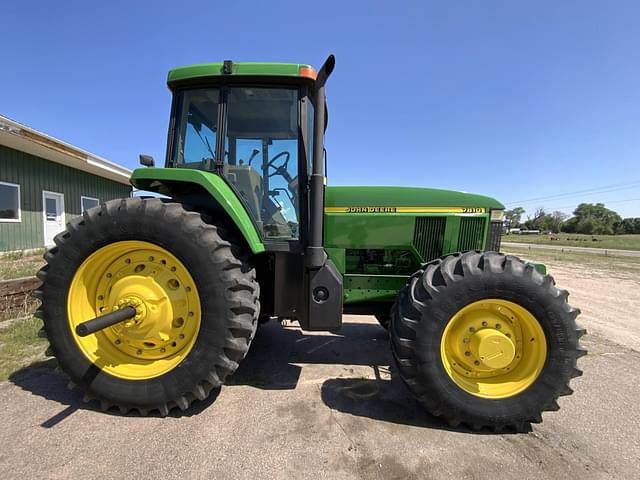 Image of John Deere 7810 equipment image 2