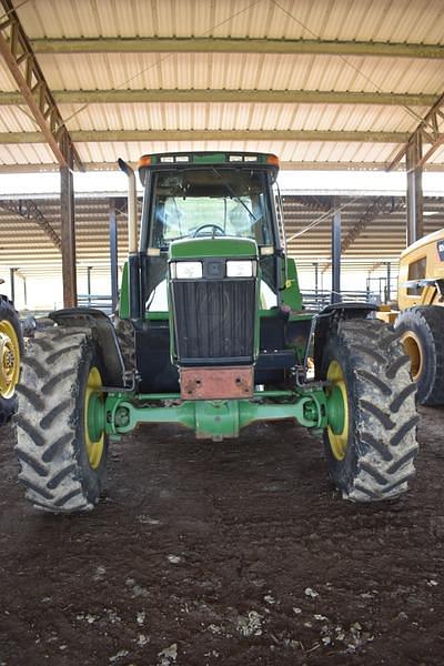 Image of John Deere 7810 equipment image 2