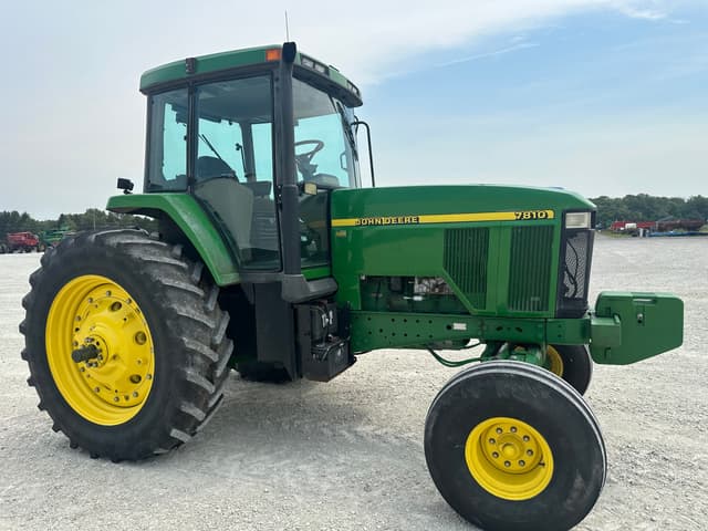 Image of John Deere 7810 equipment image 4
