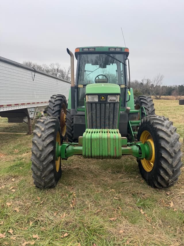 Image of John Deere 7810 equipment image 1