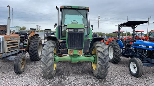 Image of John Deere 7810 equipment image 1