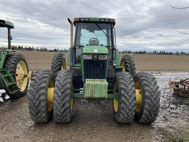 Image of John Deere 7810 equipment image 1