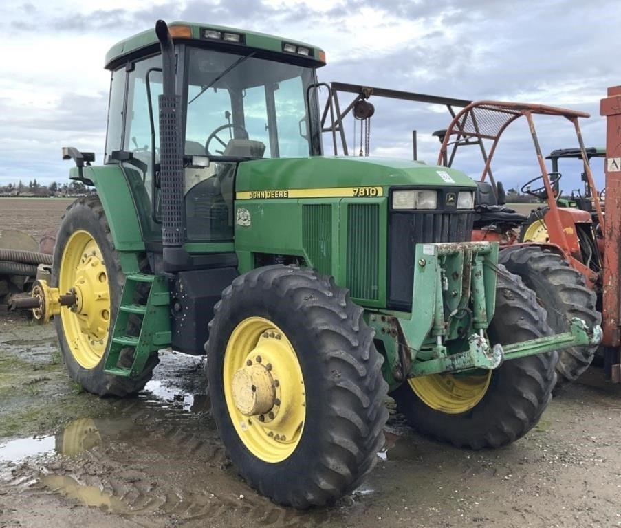 John Deere 7810 Equipment Image0
