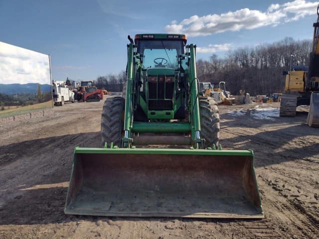 Image of John Deere 7810 equipment image 1