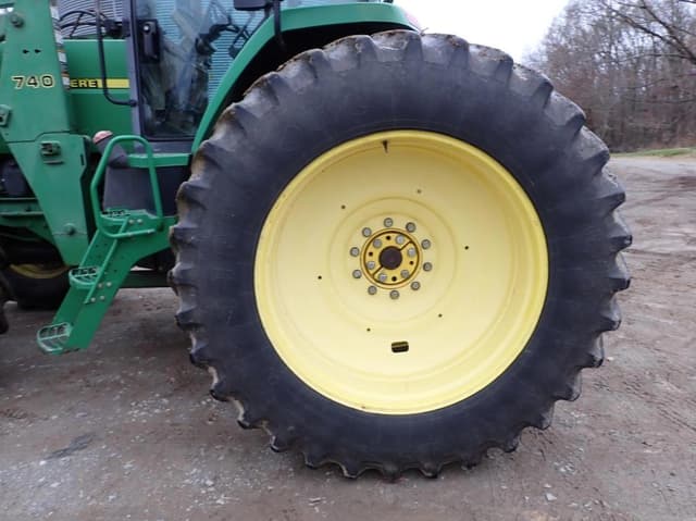 Image of John Deere 7810 equipment image 2