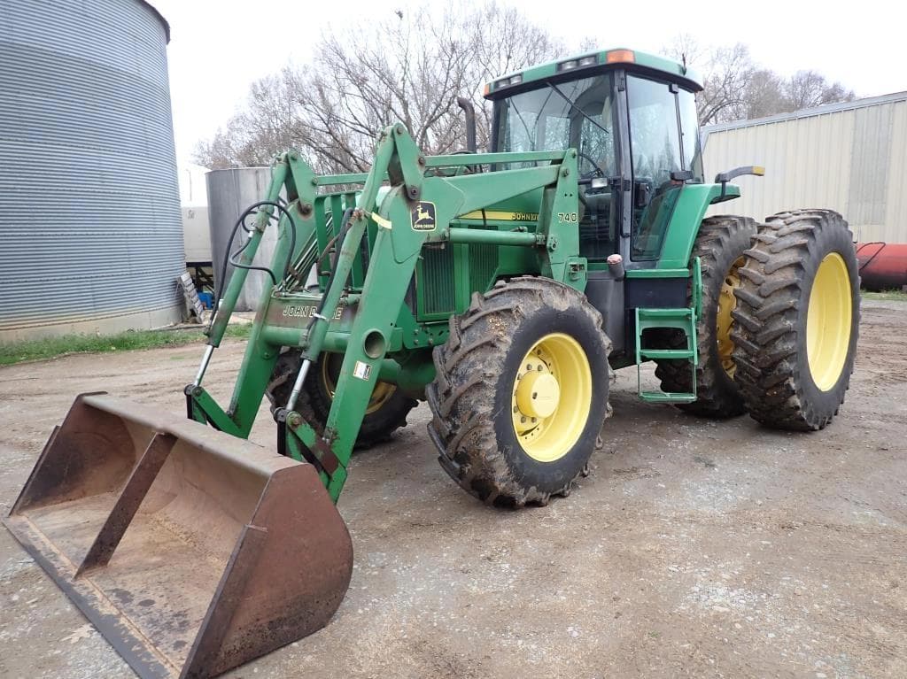 Image of John Deere 7810 Primary image