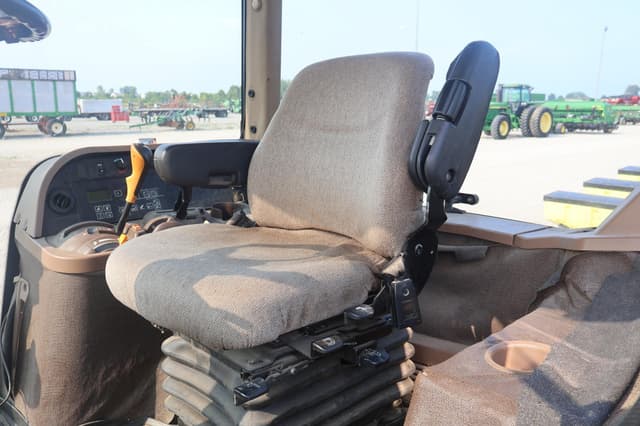 Image of John Deere 7820 equipment image 4