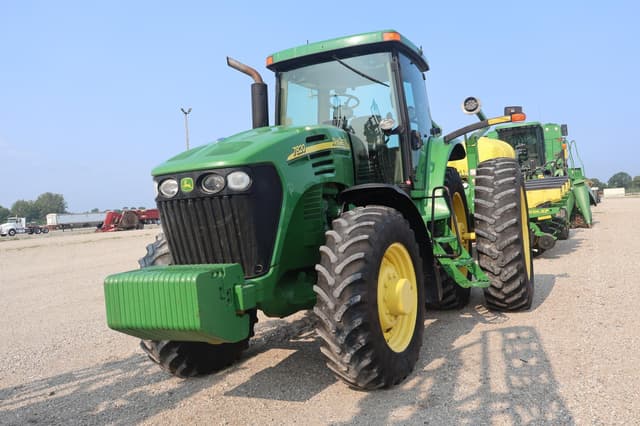 Image of John Deere 7820 equipment image 1