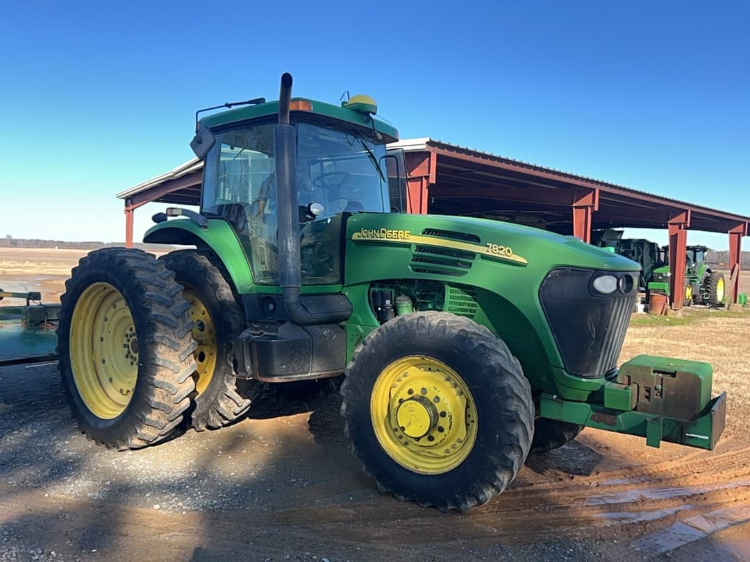 Image of John Deere 7820 Primary image