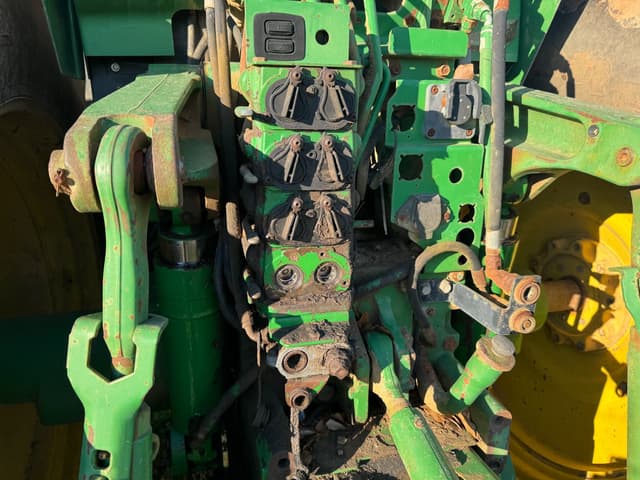 Image of John Deere 7820 equipment image 4