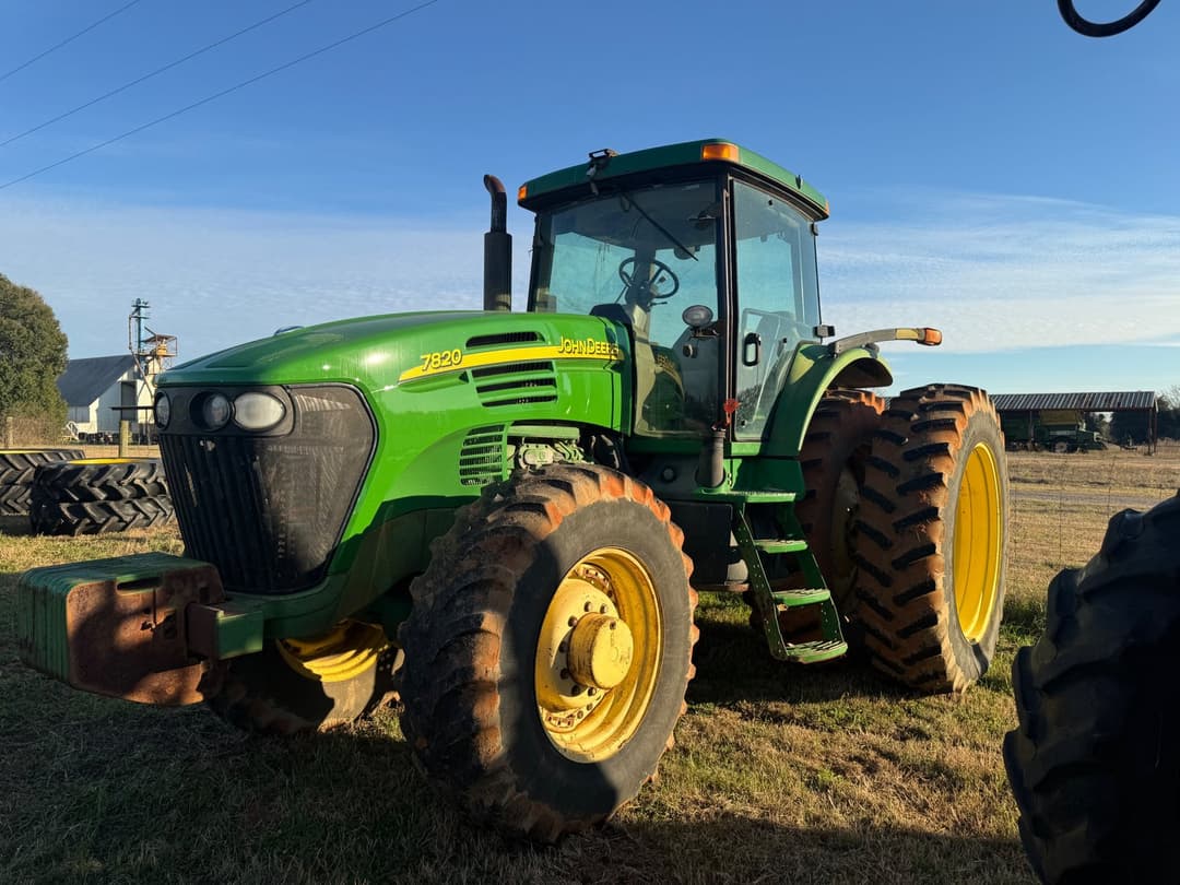 Image of John Deere 7820 Primary image