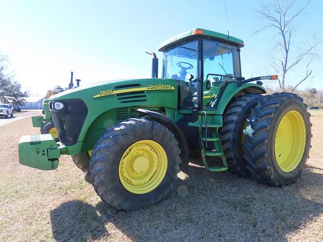 Image of John Deere 7820 equipment image 1