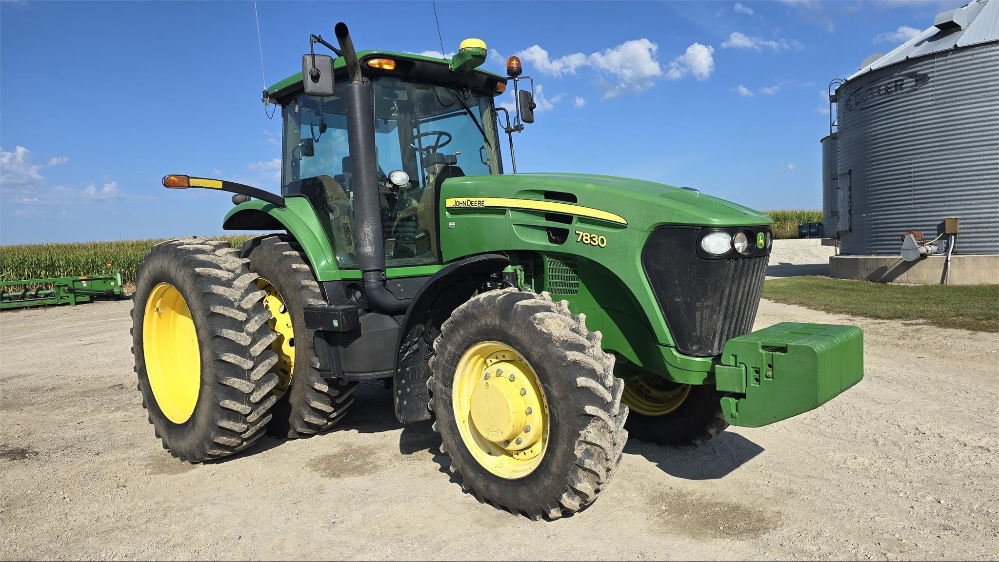 John Deere 7830 Equipment Image0