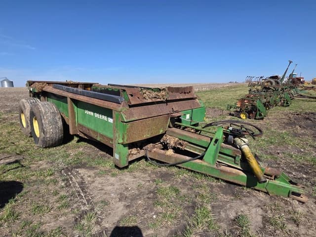 Image of John Deere 785 equipment image 1