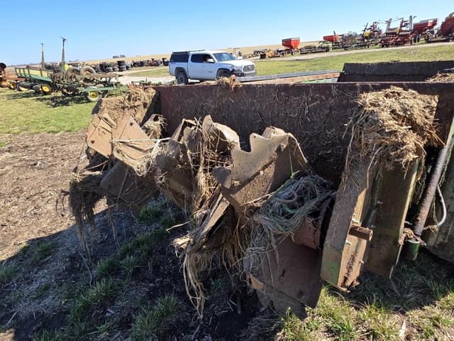 Image of John Deere 785 equipment image 4