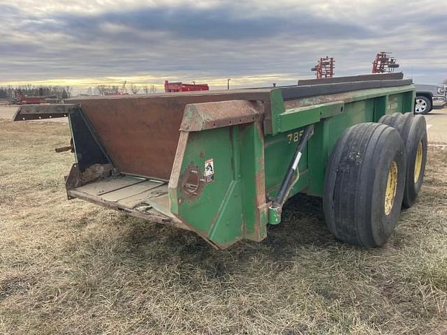 Image of John Deere 785 equipment image 2