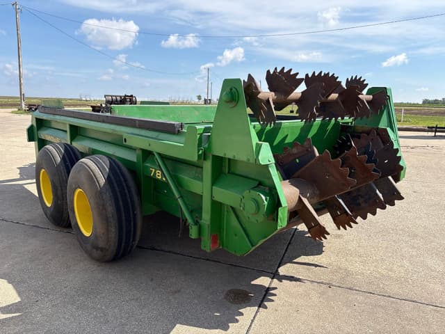 Image of John Deere 785 equipment image 3