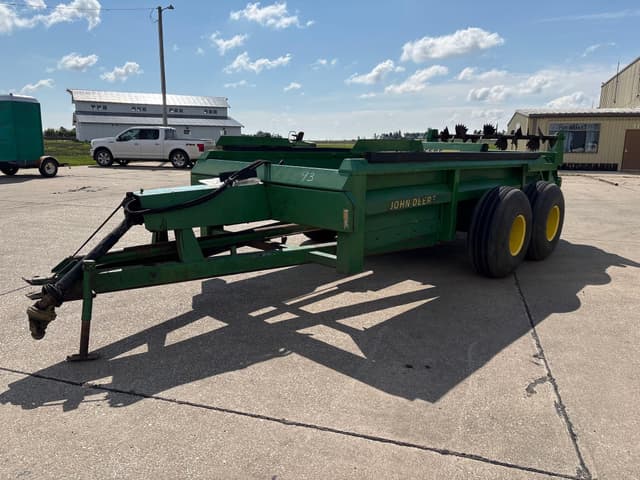 Image of John Deere 785 equipment image 1