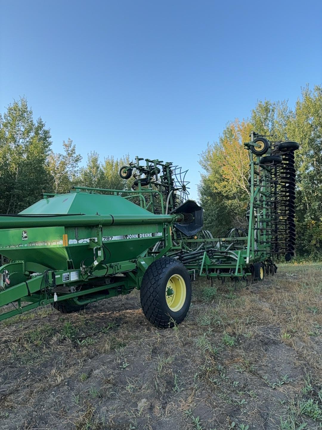 Image of John Deere 787 Primary image