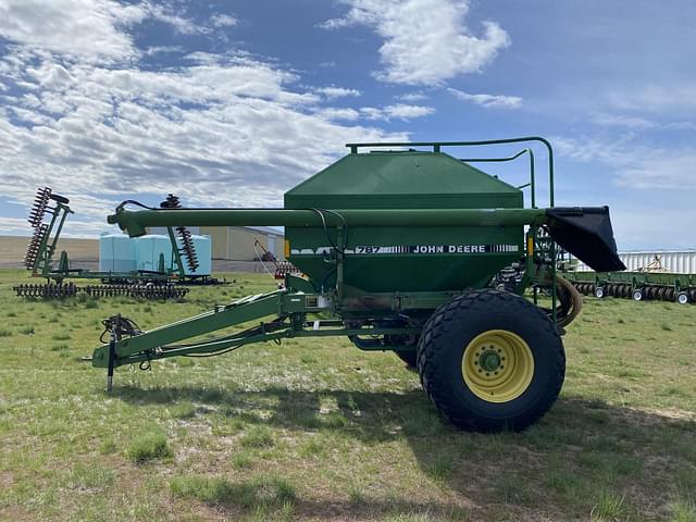 Image of John Deere 787 equipment image 4
