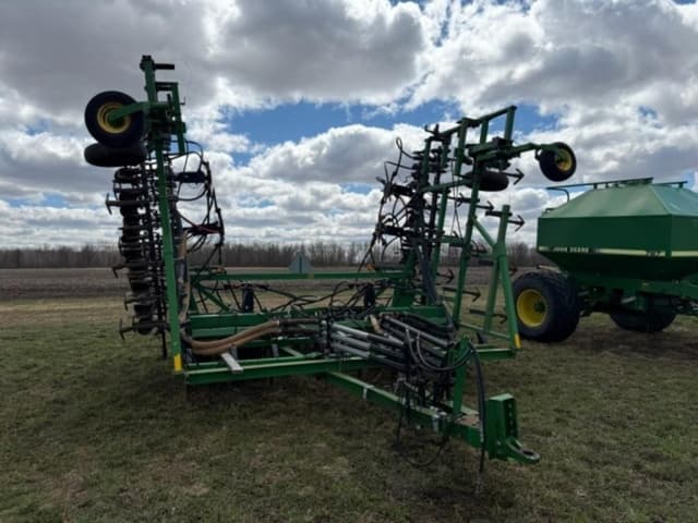 Image of John Deere 787 equipment image 3