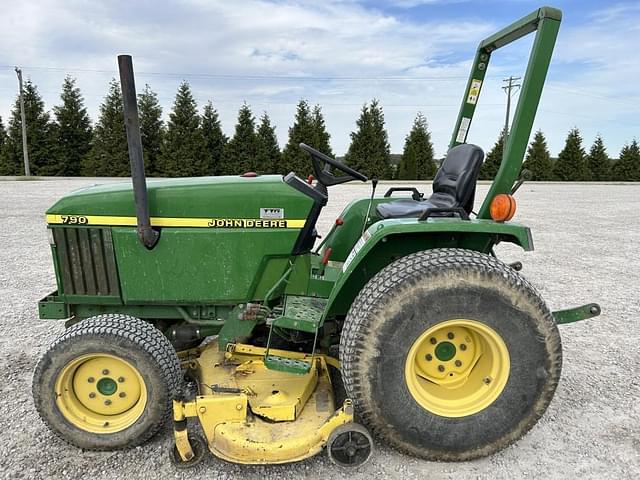 Image of John Deere 790 equipment image 2