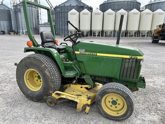 Image of John Deere 790 equipment image 1