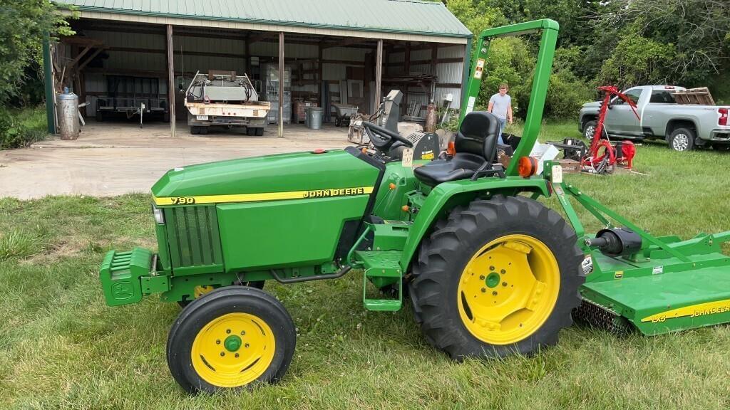 Image of John Deere 790 Primary image