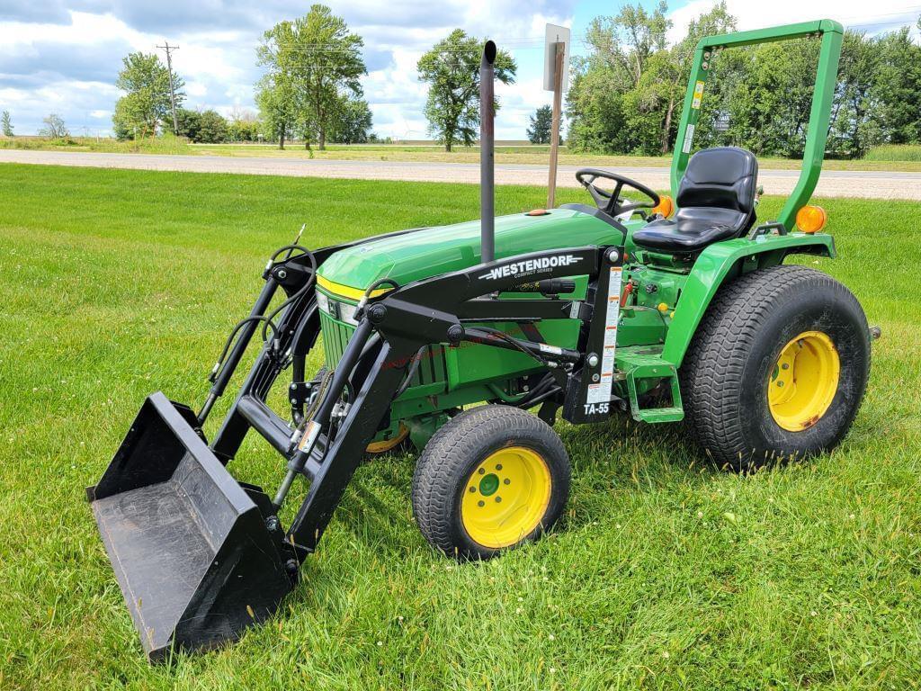 Image of John Deere 790 Primary image