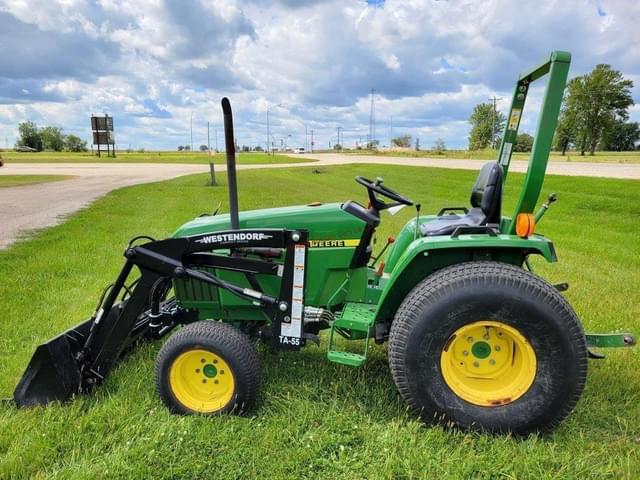 Image of John Deere 790 equipment image 1