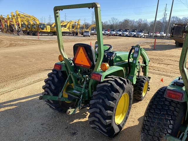 Image of John Deere 790 equipment image 2