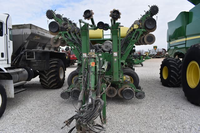 Image of John Deere 1790 equipment image 1