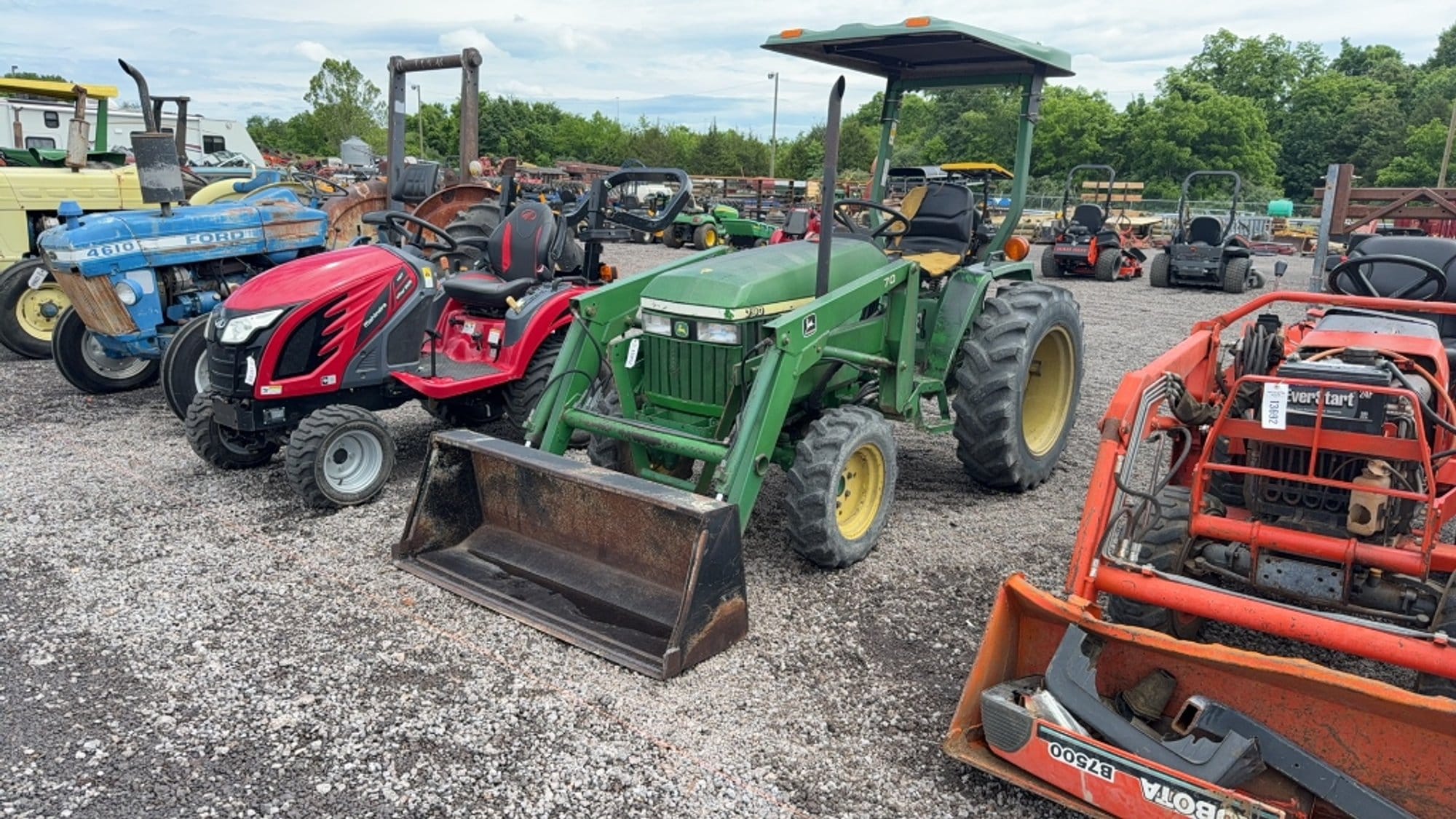 John Deere 790 Equipment Image0