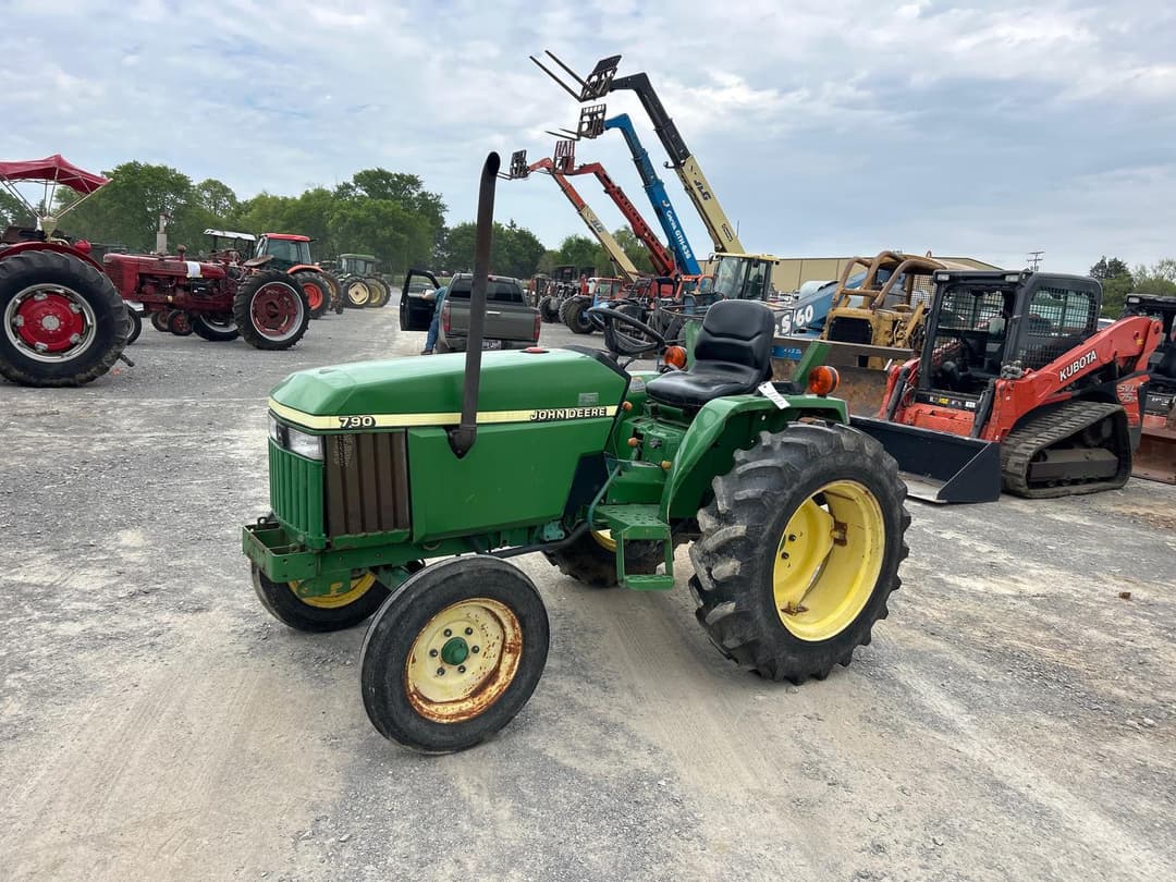 Image of John Deere 790 Primary image