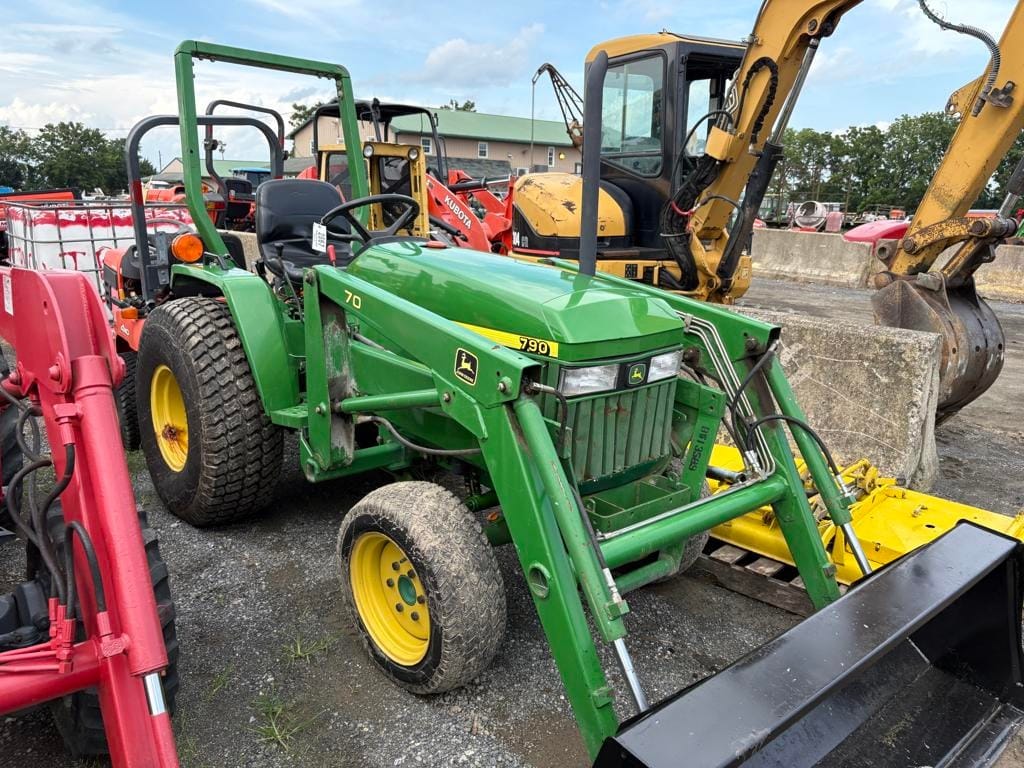 John Deere 790 Equipment Image0