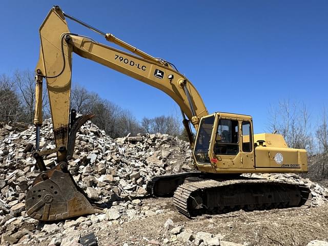 Image of John Deere 790D equipment image 1