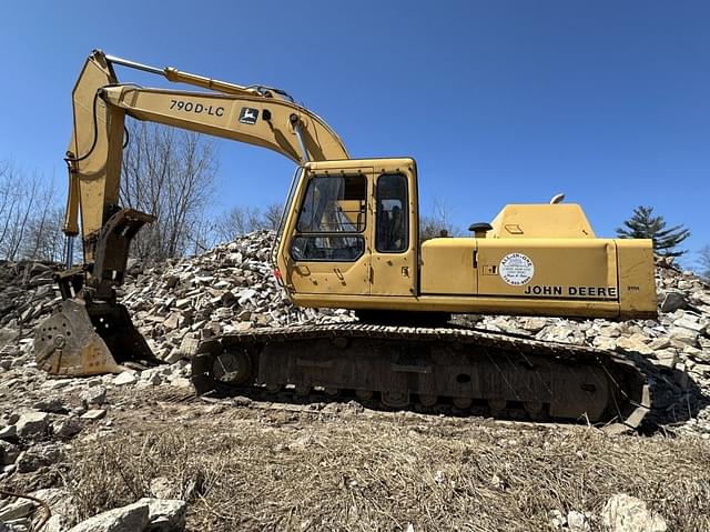 Image of John Deere 790D equipment image 2