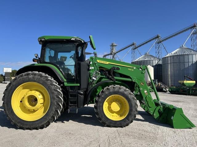Image of John Deere 7R 330 equipment image 3