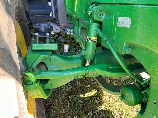 Image of John Deere 7R 210 equipment image 4