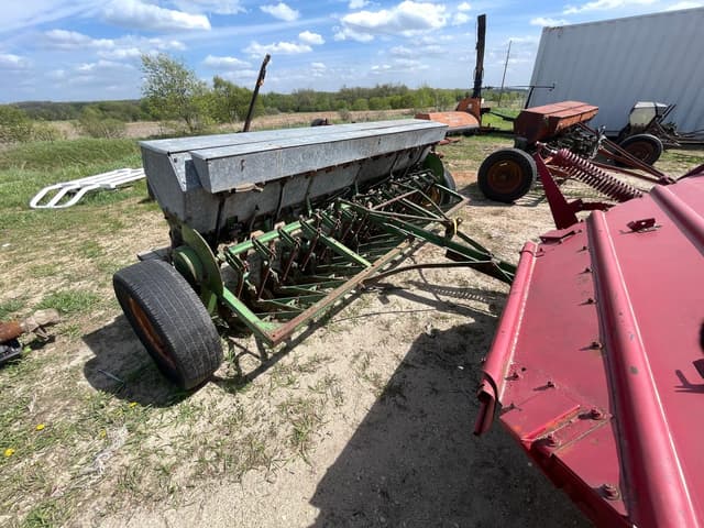Image of John Deere B equipment image 1