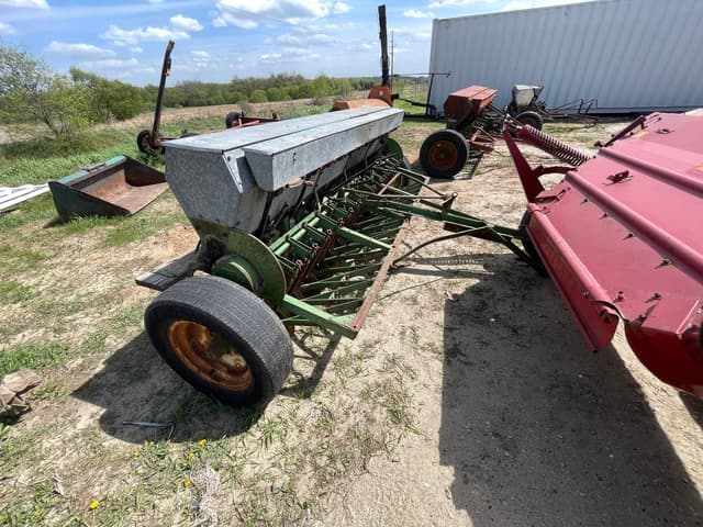 Image of John Deere B equipment image 2
