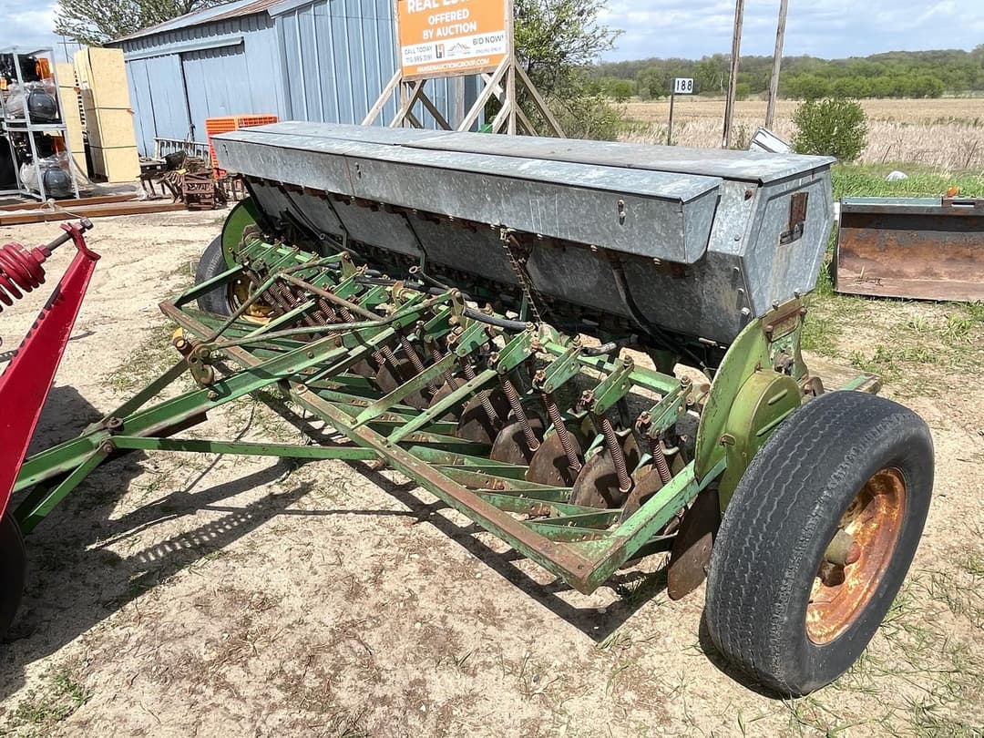 Image of John Deere B Primary image